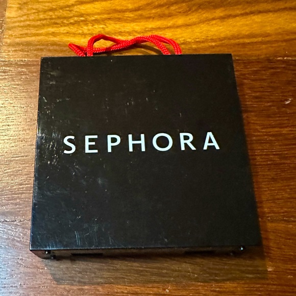 Sephora (LIMITED EDITION) Shopping Bag Palette! 🎉 - Picture 2 of 6